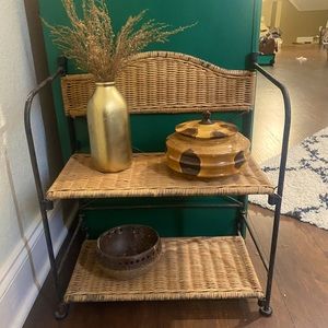 foldable wicker shelf